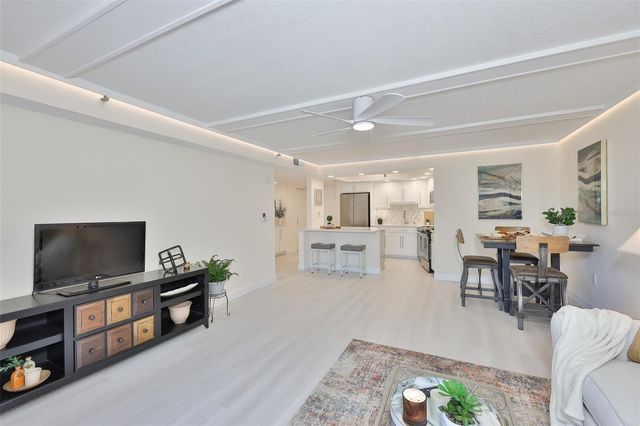 7430 SUNSHINE SKYWAY LANE S 305, St Petersburg, FL 33711