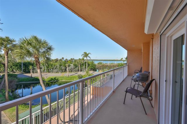 7430 SUNSHINE SKYWAY LANE S 305, St Petersburg, FL 33711