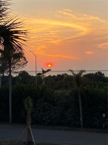 7430 SUNSHINE SKYWAY LANE S 305, St Petersburg, FL 33711