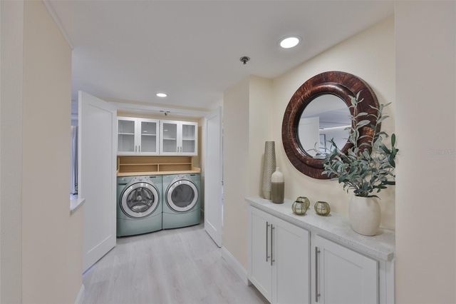 7430 SUNSHINE SKYWAY LANE S 305, St Petersburg, FL 33711