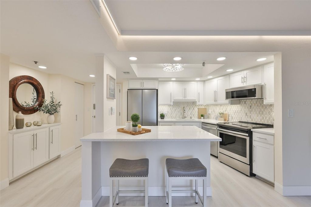 7430 SUNSHINE SKYWAY LANE S 305, St Petersburg, FL 33711