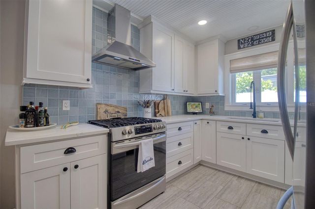 128 EDGEWATER TERRACE, Dunedin, FL 34698