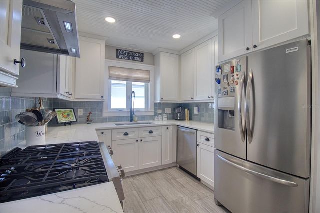 128 EDGEWATER TERRACE, Dunedin, FL 34698