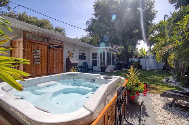 128 EDGEWATER TERRACE, Dunedin, FL 34698