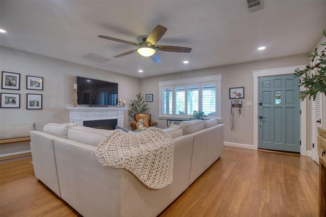 128 EDGEWATER TERRACE, Dunedin, FL 34698