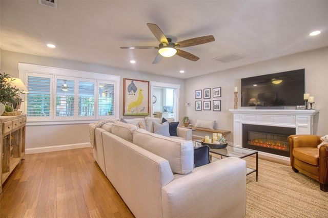 128 EDGEWATER TERRACE, Dunedin, FL 34698