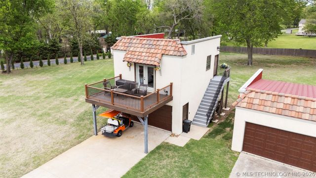447300 Grottos Loop 204 & 301, Vinita, OK 74301