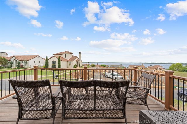 447300 Grottos Loop 204 & 301, Vinita, OK 74301