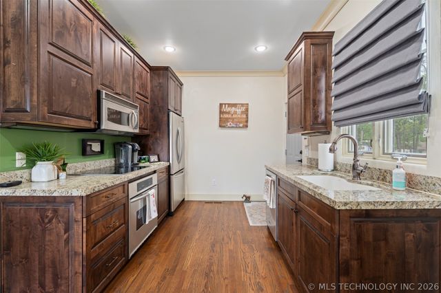 447300 Grottos Loop 204 & 301, Vinita, OK 74301