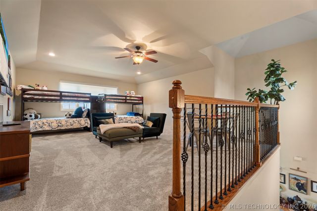 447300 Grottos Loop 204 & 301, Vinita, OK 74301