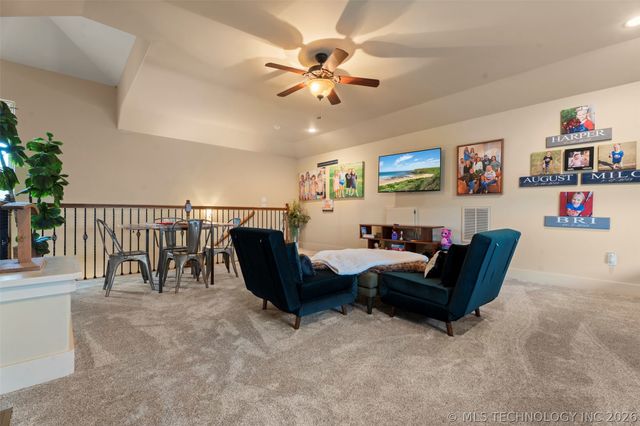 447300 Grottos Loop 204 & 301, Vinita, OK 74301