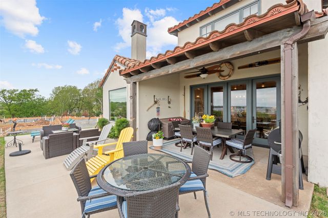 447300 Grottos Loop 204 & 301, Vinita, OK 74301