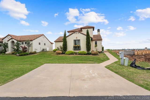 447300 Grottos Loop 204 & 301, Vinita, OK 74301