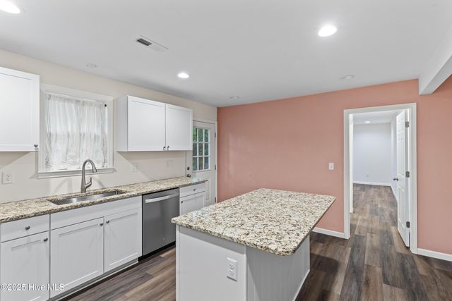 614 Saint Johns Church Road, Hampstead, NC 28443