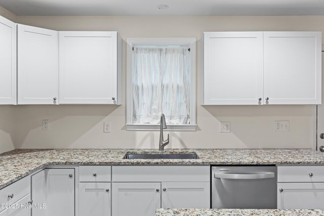 614 Saint Johns Church Road, Hampstead, NC 28443