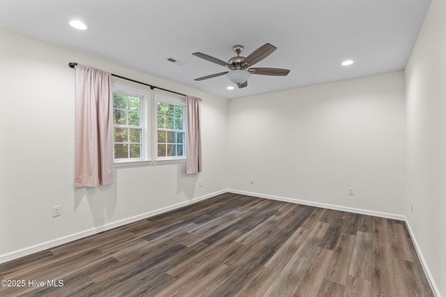 614 Saint Johns Church Road, Hampstead, NC 28443