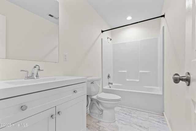 614 Saint Johns Church Road, Hampstead, NC 28443