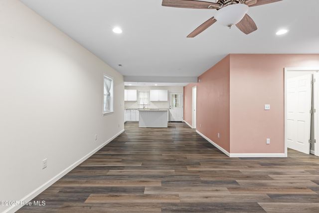 614 Saint Johns Church Road, Hampstead, NC 28443