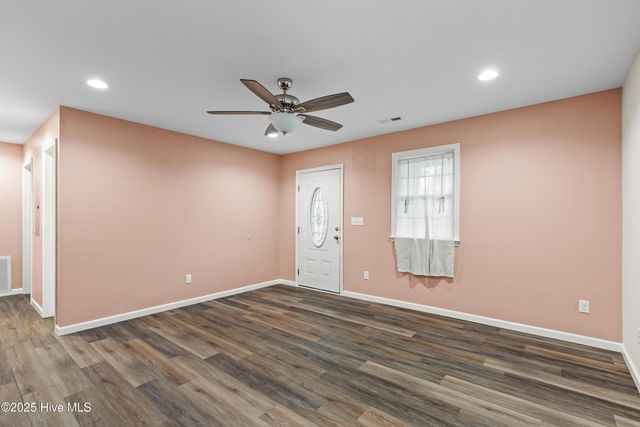 614 Saint Johns Church Road, Hampstead, NC 28443