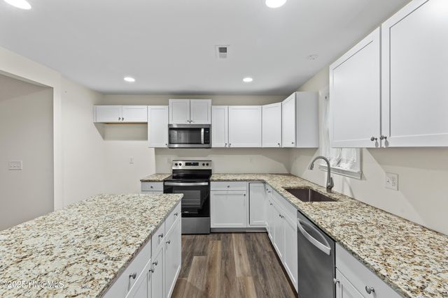 614 Saint Johns Church Road, Hampstead, NC 28443