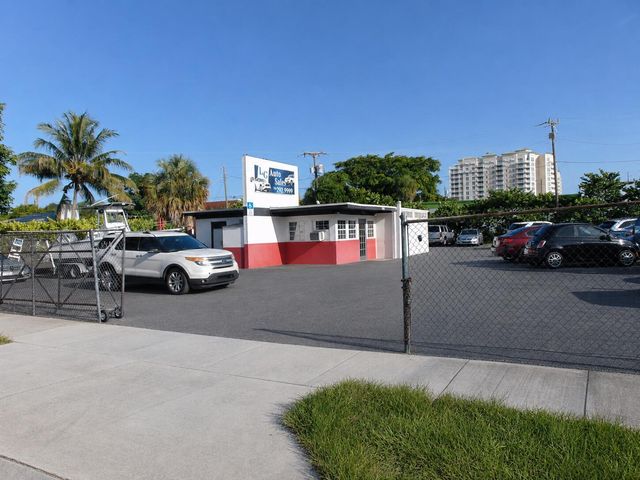 724 N FEDERAL Highway, Boynton Beach, FL 33435