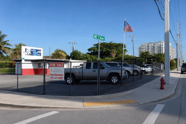 724 N FEDERAL Highway, Boynton Beach, FL 33435