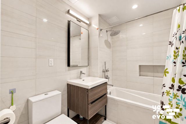 3728 30th St Apt 5D, New York City, NY 11101