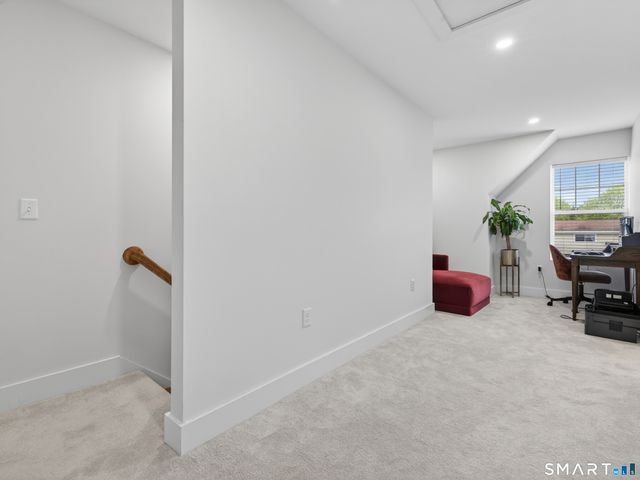 138 Boston Post Road 7, East Lyme, CT 06333
