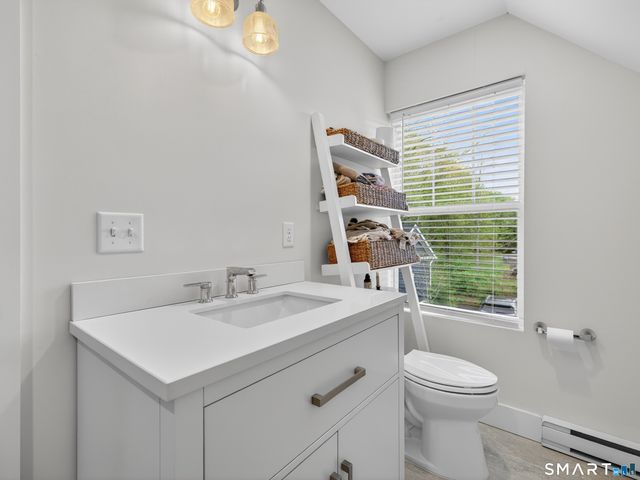 138 Boston Post Road 7, East Lyme, CT 06333