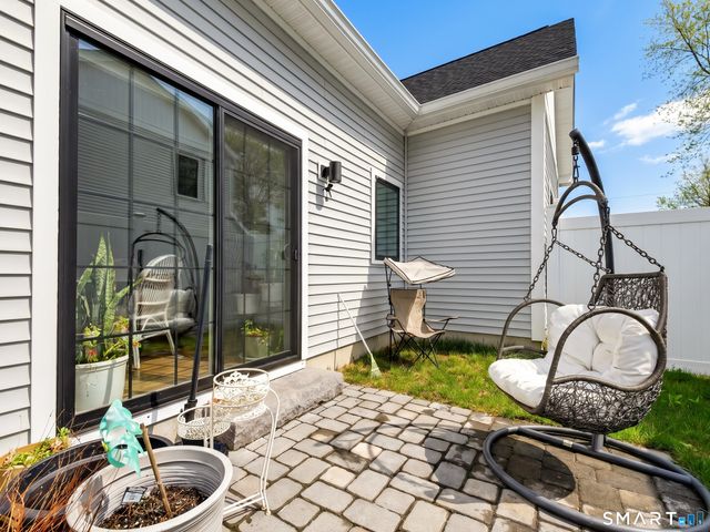 138 Boston Post Road 7, East Lyme, CT 06333