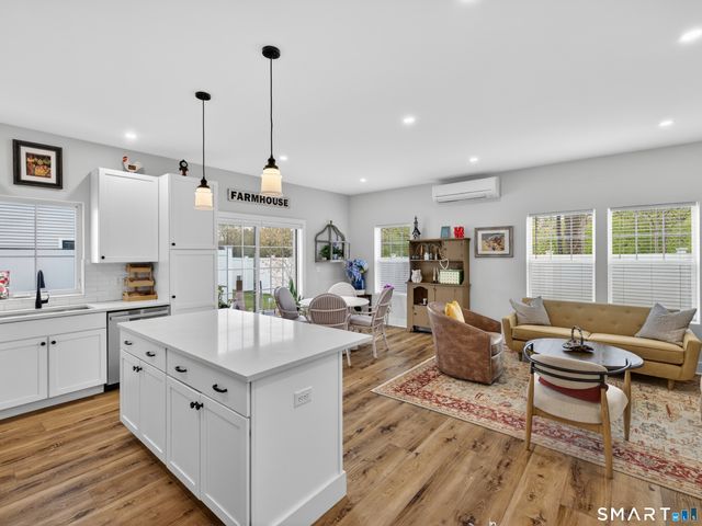 138 Boston Post Road 7, East Lyme, CT 06333
