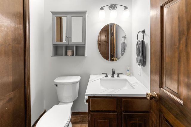 2041 Ridgeview Rd, Salina, KS 67401