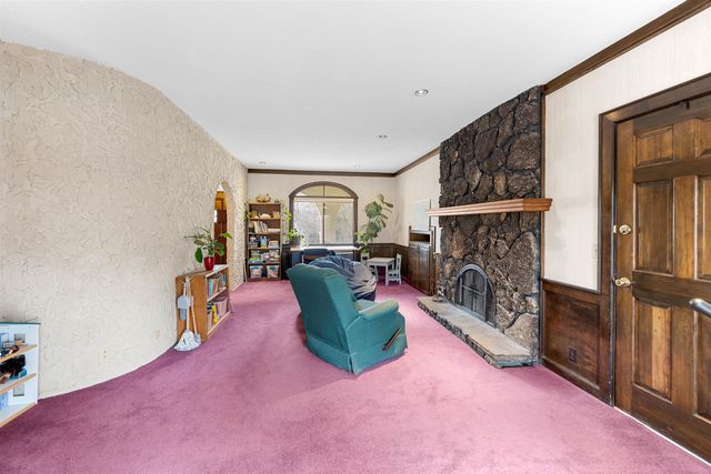 2041 Ridgeview Rd, Salina, KS 67401