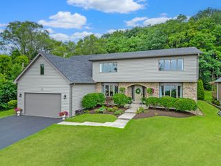 30 N Holly Avenue, Fox Lake, IL 60020
