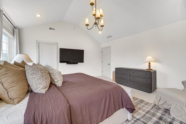2400 Stirling Drive, Valparaiso, IN 46383
