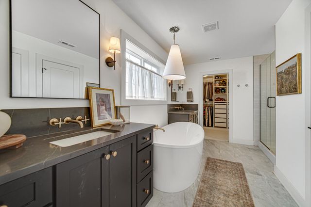 2400 Stirling Drive, Valparaiso, IN 46383