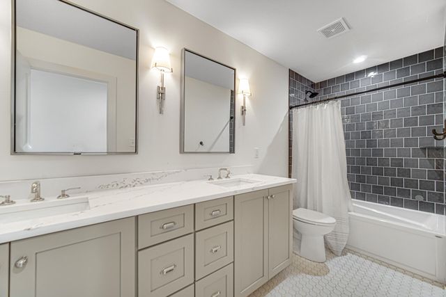 2400 Stirling Drive, Valparaiso, IN 46383
