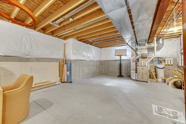 2400 Stirling Drive, Valparaiso, IN 46383