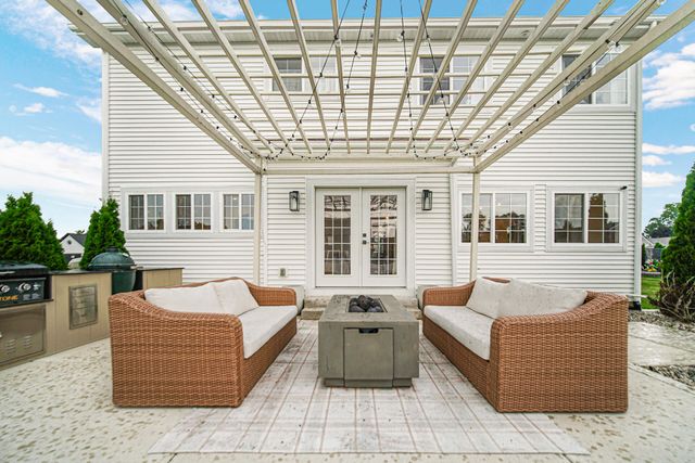 2400 Stirling Drive, Valparaiso, IN 46383