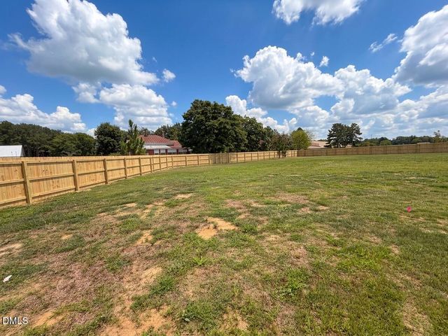 87 Sundrops Trail, Dunn, NC 28334