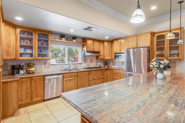 9160 Oak Ave, Orangevale, CA 95662