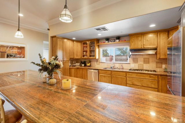 9160 Oak Ave, Orangevale, CA 95662