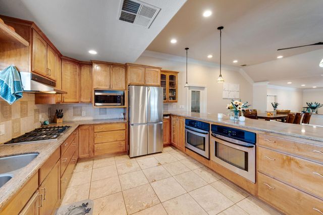 9160 Oak Ave, Orangevale, CA 95662