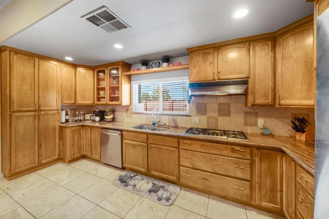 9160 Oak Ave, Orangevale, CA 95662