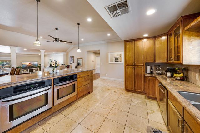 9160 Oak Ave, Orangevale, CA 95662