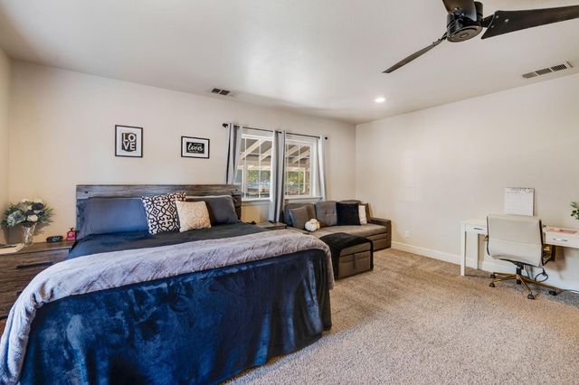 9160 Oak Ave, Orangevale, CA 95662