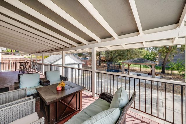 9160 Oak Ave, Orangevale, CA 95662