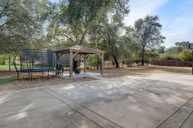 9160 Oak Ave, Orangevale, CA 95662