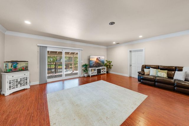9160 Oak Ave, Orangevale, CA 95662
