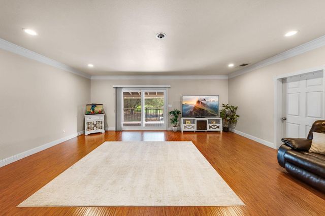 9160 Oak Ave, Orangevale, CA 95662